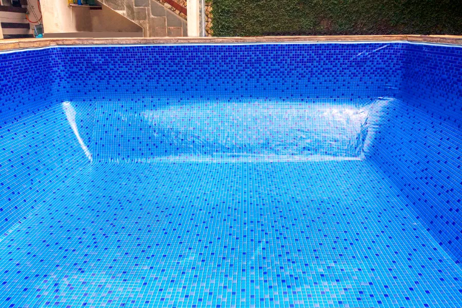 best vinyl pool contractors