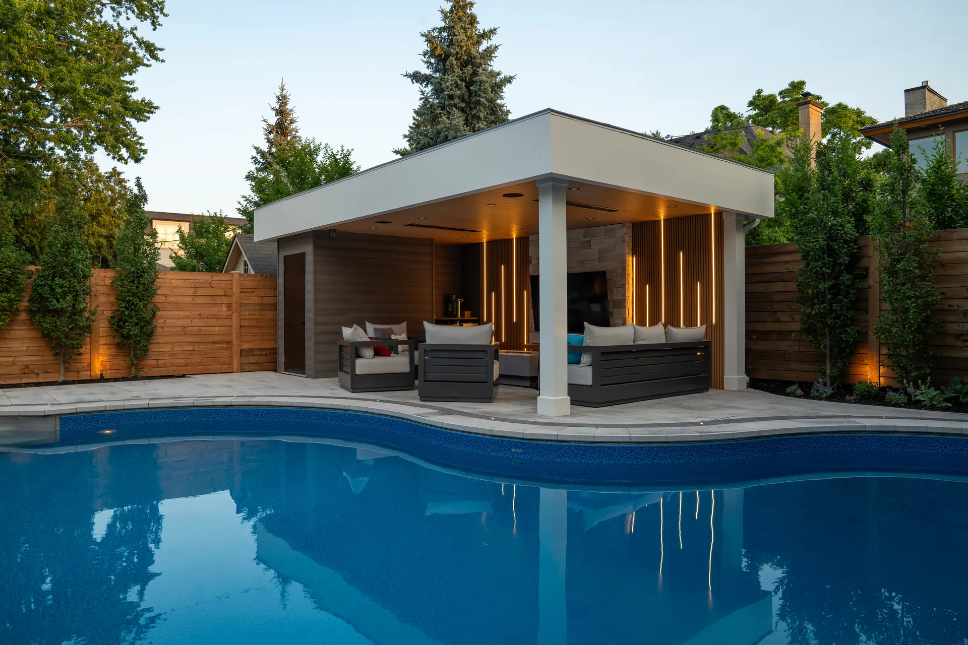 dusk-at-the-poolhouse-7